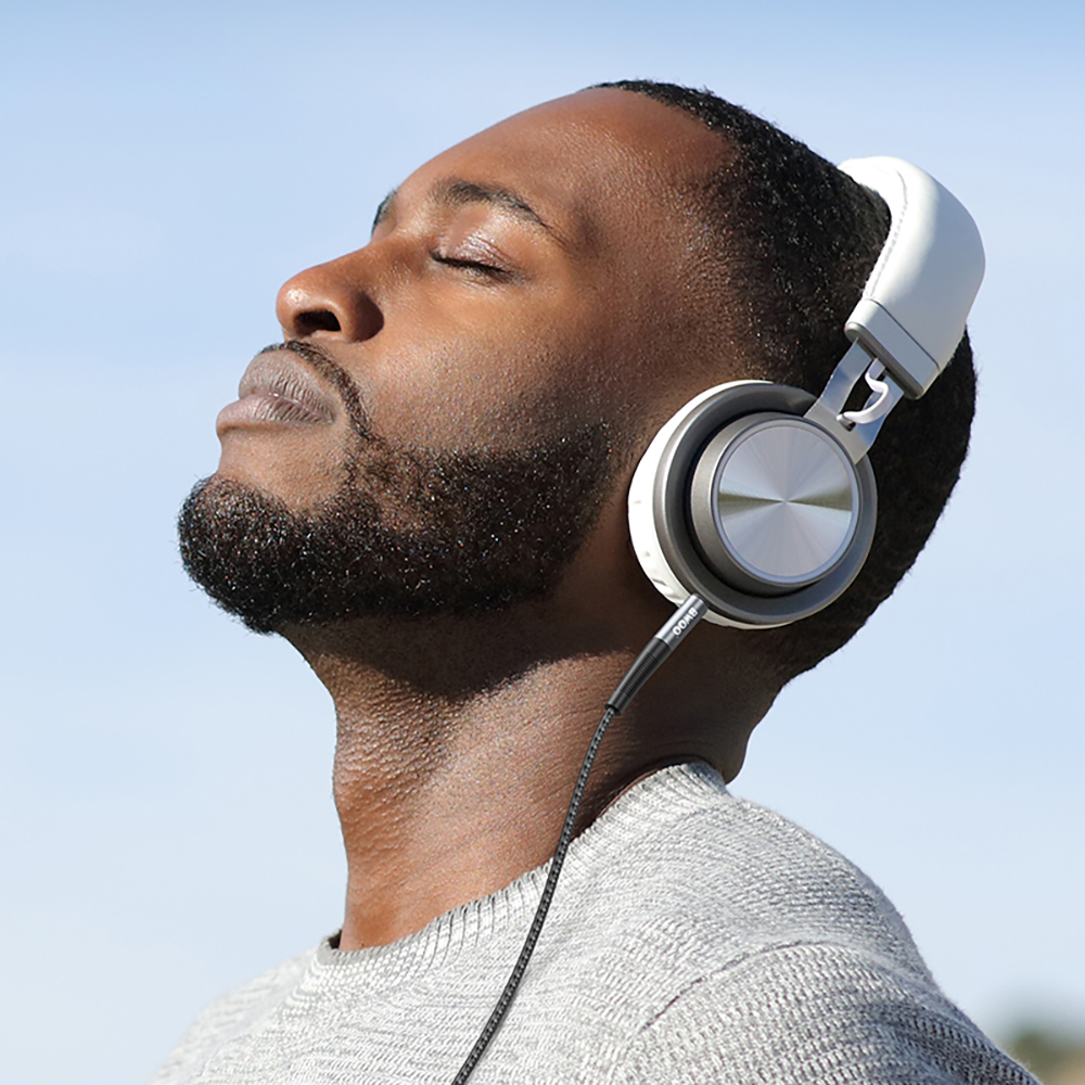 BWOO Cable AUX 3.5mm – 3.5mm Nylon Braided + Aluminum Alloy Shell BO-AUX064 black