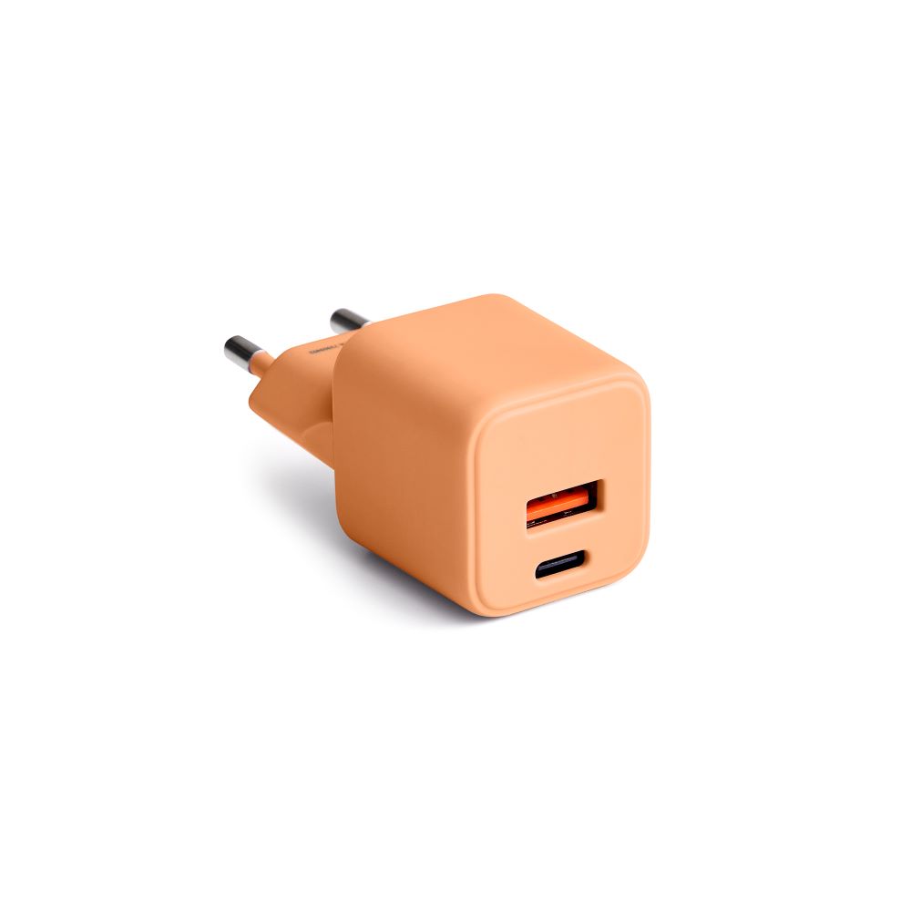 COLORUM väggladdare USB-A + USB-C PD 30W CLS30-AC-14 i Peach Fuzz