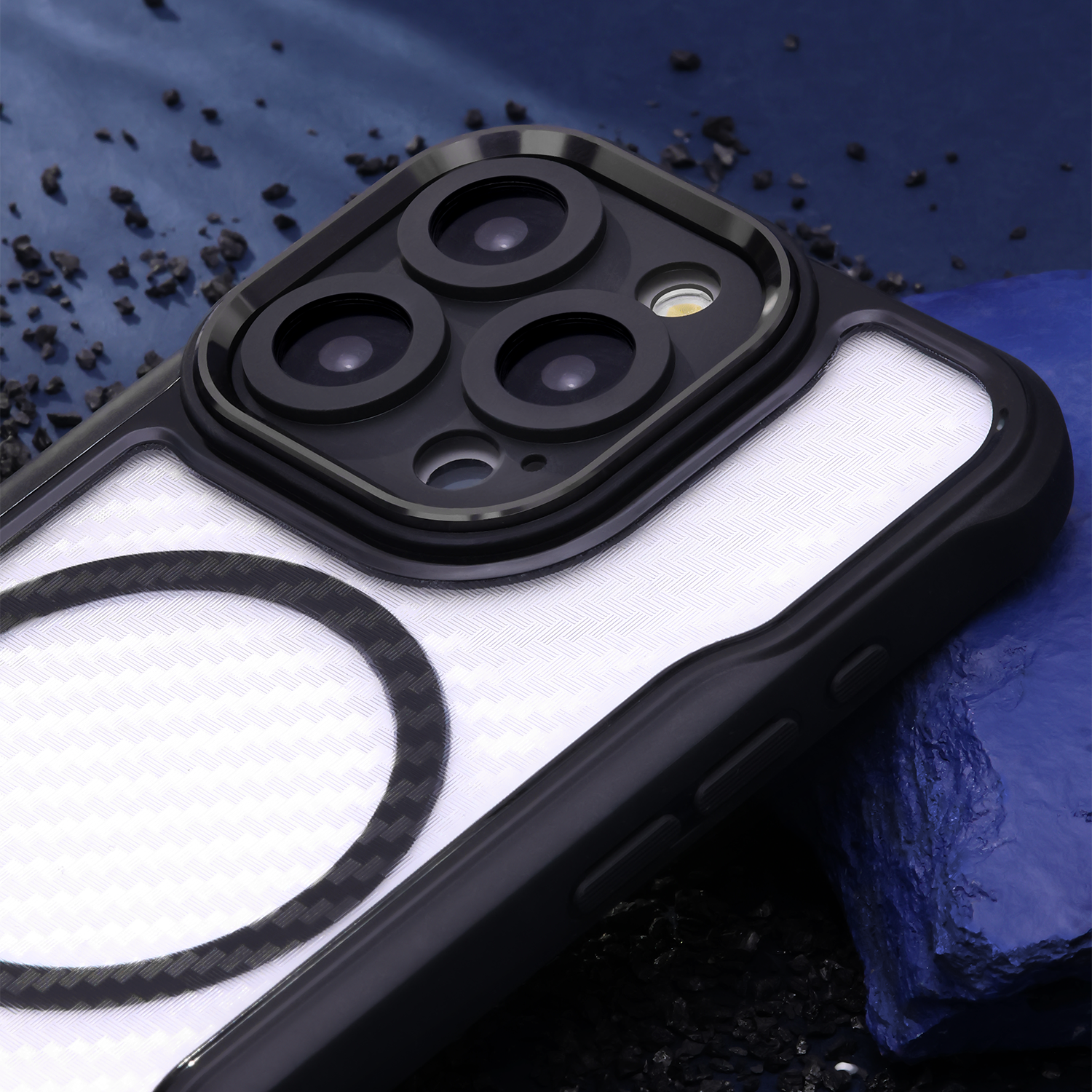 Defender Carbon Mag case for iPhone 16e black