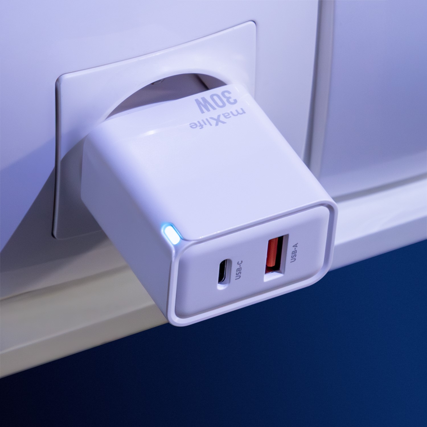 Maxlife MXTC-09-30AC GaN PD QC charger 1x USB-C 1x USB 30W white