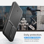 Spigen Optik Armor-fodral för Samsung Galaxy S24 i svart
