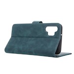 Smart Velvet-fodral för iPhone 16 6,1″ mörkgrön