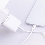 Maxlife MXTC-06-20AC PD QC-laddare 1x USB-C 1x USB 20W vit + USB-C – USB-C-kabel 20W