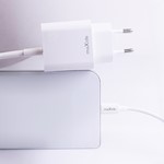 Maxlife MXTC-06-30AC PD QC-laddare 1x USB-C 1x USB 30W vit + USB-C – USB-C-kabel 60W