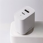 Maxlife MXTC-06-30AC PD QC-laddare 1x USB-C 1x USB 30W vit + USB-C – USB-C-kabel 60W