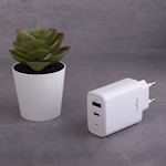 Maxlife MXTC-10-20AC PD QC-laddare 1x USB-C 1x USB 20W vit