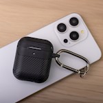 Kol-fodral för AirPods 4 i svart