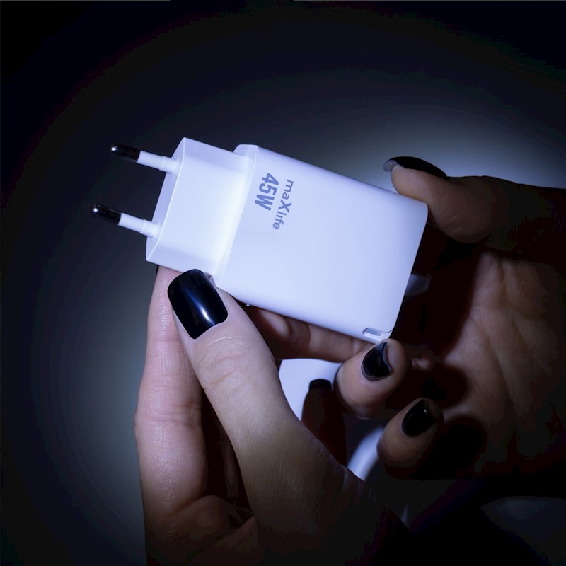 Maxlife MXTC-09-45AC GaN PD QC charger 1x USB-C 1x USB 45W white
